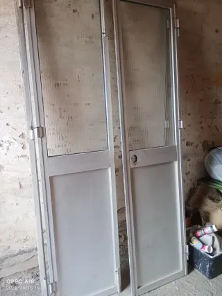 Puerta de aluminio con cristal