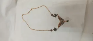 Gargantilla bisutería oro y perlas verdes