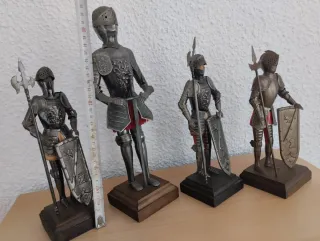 Figuras armadura medieval coleccionables
