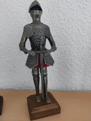 Figuras armadura medieval coleccionables