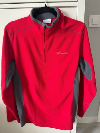Polar marca Columbia. Disponible en azul y rojo