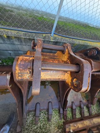 CE2 Cazo excavadora 80cm Case
