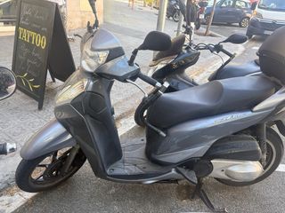 Honda SH300 Gris - Maxi Scooter