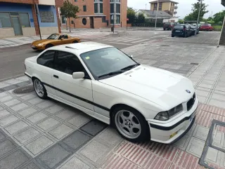 BMW 325i