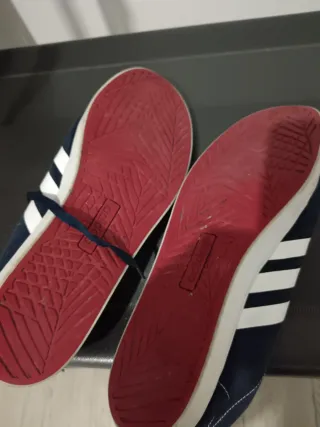 Zapatillas Adidas Azul Marino y Rojo