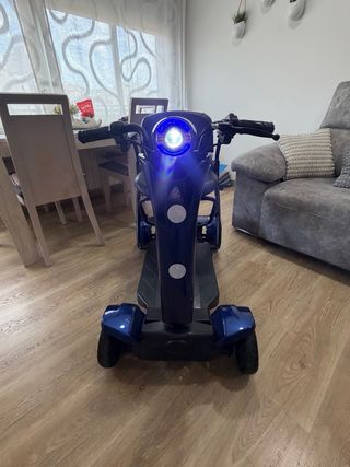 Scooter eléctrico para movilidad reducida.
