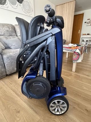 Scooter eléctrico para movilidad reducida.