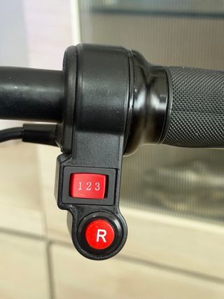 Scooter eléctrico para movilidad reducida.