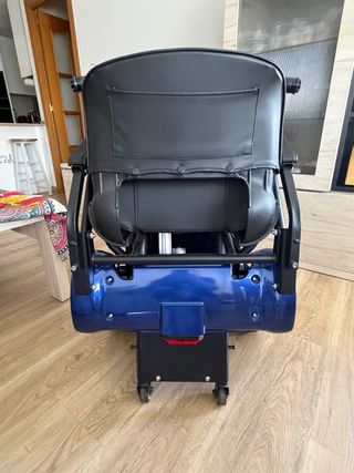 Scooter eléctrico para movilidad reducida.