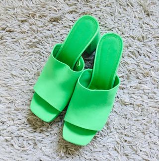 Sandalias de tacón verdes talla 40
