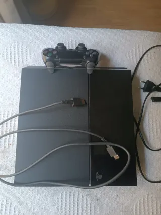 PlayStation 4 Fat 500 GB en buen estado