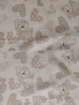 Telas infantiles con ositos y corazones