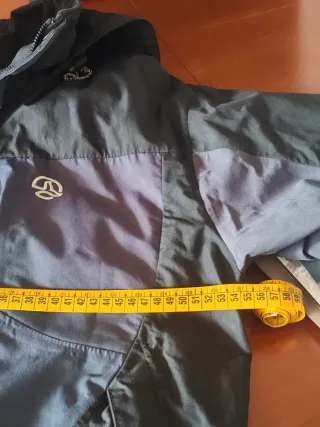 Parka Ternua Negra y Gris