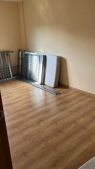 Literas Ikea desmontadas en Zaragoza