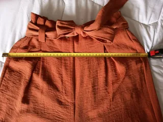 Pantalón naranja ancho mujer