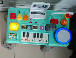 Mesa DJ Fisher-Price con piano,luces,sonidos,juego