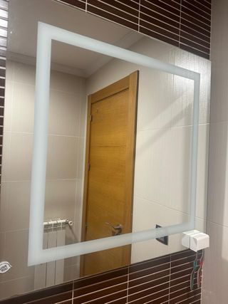 Mueble baño completo: lavabo, grifo y espejo