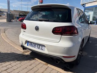Volkswagen Golf GTI ( Adidas )