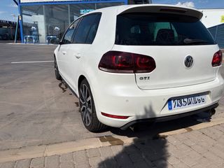 Volkswagen Golf GTI ( Adidas )