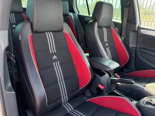 Volkswagen Golf GTI ( Adidas )