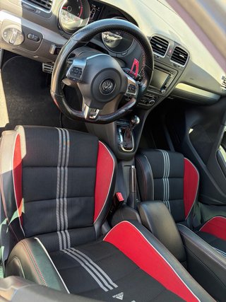 Volkswagen Golf GTI ( Adidas )