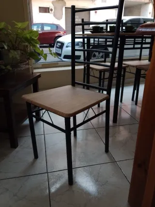 Mesa de cocina madera y metal
