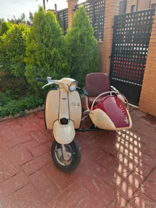 Lambretta Jet 200 + 2 sidecar