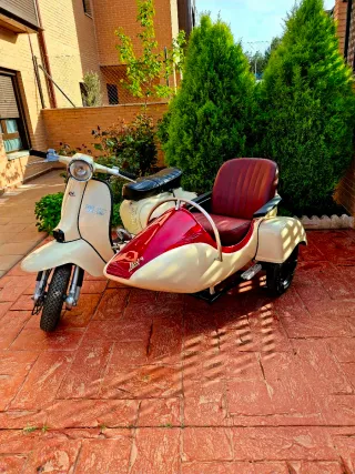 Lambretta Jet 200 + 2 sidecar