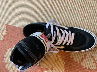 Zapatillas Vans 66/99 Negras y Blancas UNISEX