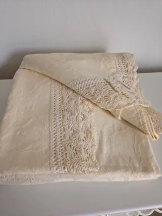 Copriletto Vintage Beige con Pizzo