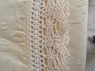 Copriletto Vintage Beige con Pizzo
