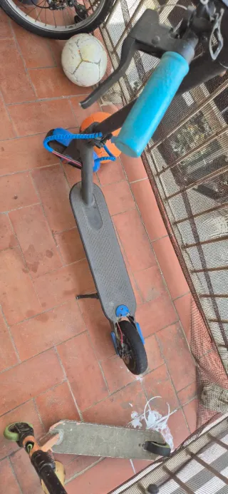 Patinete eléctrico para arreglar freno