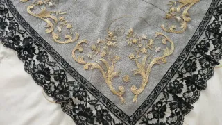 Manteletas Fallera de tul Negro bordadas en oro