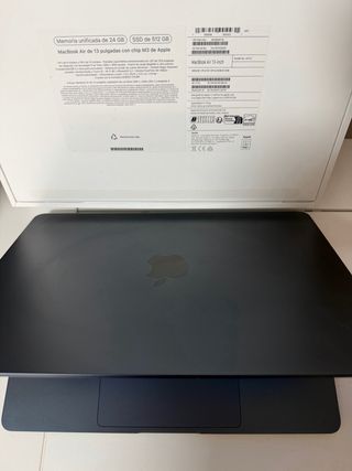 MacBook Air M3 Space Gray