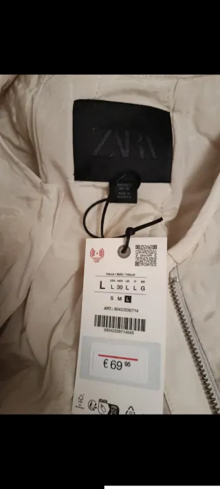 Chaqueta blanca con bolsillos