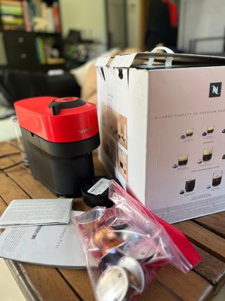 Cafetera Nespresso Vertuo Pop Roja