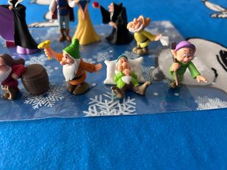 Lote 12 mini figuras Blancanieves y los 7 enanitos