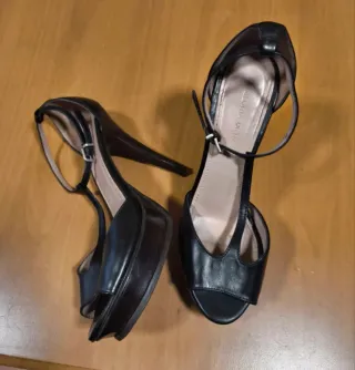 Zapatos de tacón negros
