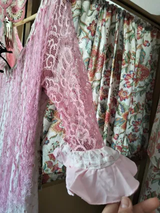 Traje de flamenca rosa y blanco