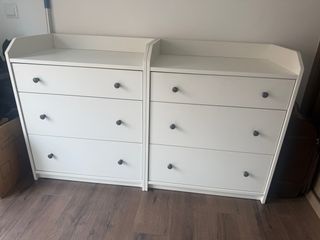 Cómoda blanca de madera la Ud.