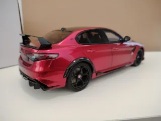 Alfa Romeo Giulia GTA M Otto 1/18 Rojo