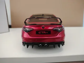 Alfa Romeo Giulia GTA M Otto 1/18 Rojo