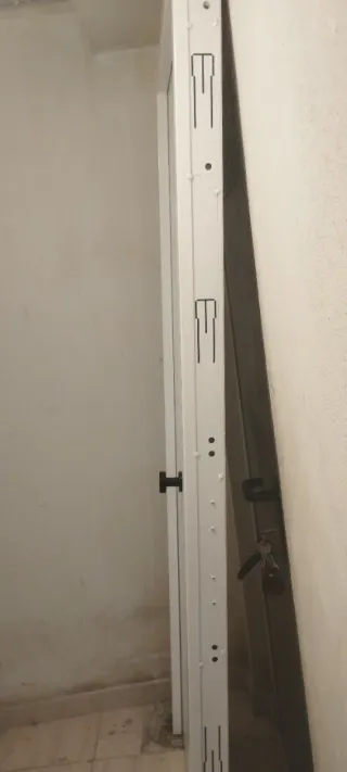 Puerta blindada blanca 85x204 con marco