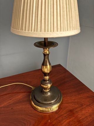 Par de lamparita de mesa metalizada