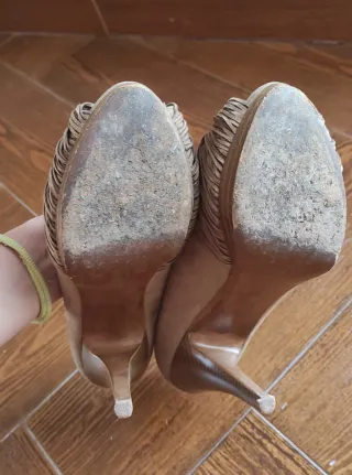 Zapatos tacón Zara beige nudo peep toe