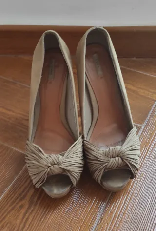 Zapatos tacón Zara beige nudo peep toe