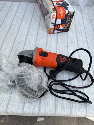 Amoladora Angular BLACK+DECKER 710W