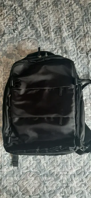 Mochila grande negra sin estrenar,negociable