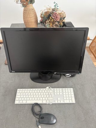 PC Sobremesa 16GB RAM + Pantalla 24” + teclado