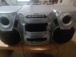 Minicadena Panasonic CD Radio Cassette negociable